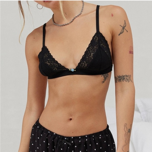 URBAN OUTFITTERS Out From Under Christy Love Bug
Triangle Bra - Picture 2 of 14